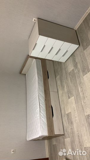 Кровать с ящиками 1.2