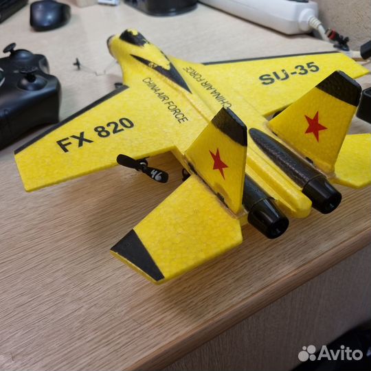 Самолет на пульте Fx820