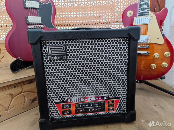 20ват Roland cube 20 XL cosm Комбоусилитель Комбик