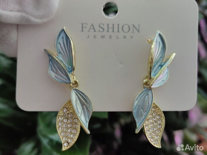 Серьги - гвоздики с листочками