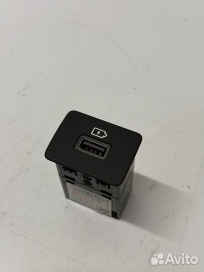 Розетка USB Веста NG, Renault Duster 280239782R