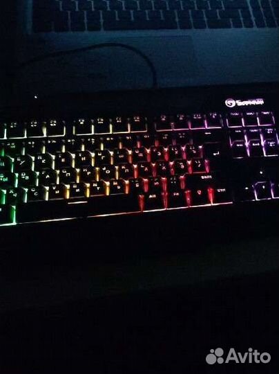 Игровая клавиатура с подсветкой