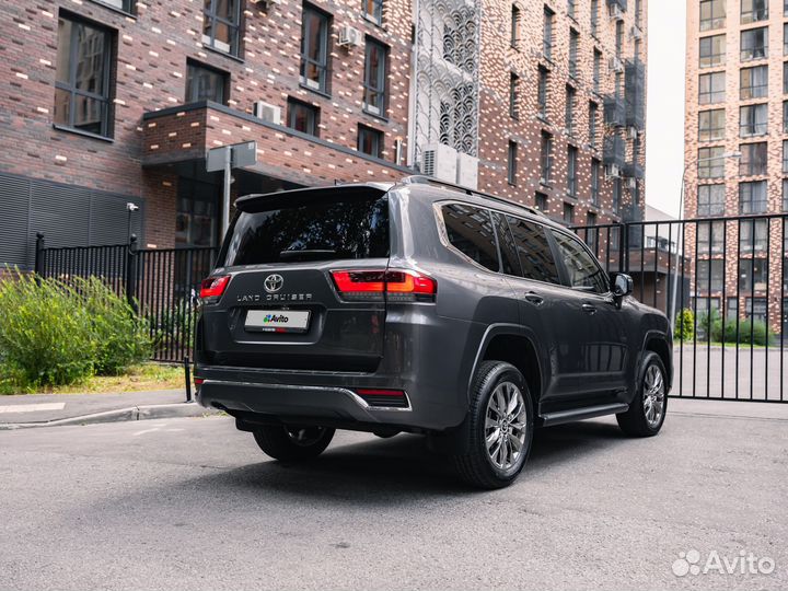 Toyota Land Cruiser 3.5 AT, 2023, 50 км