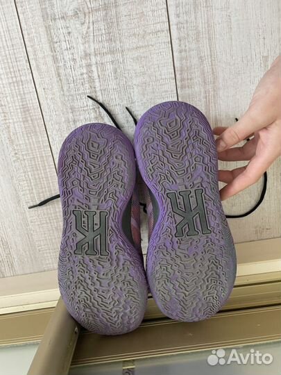 Баскетбольные кроссовки