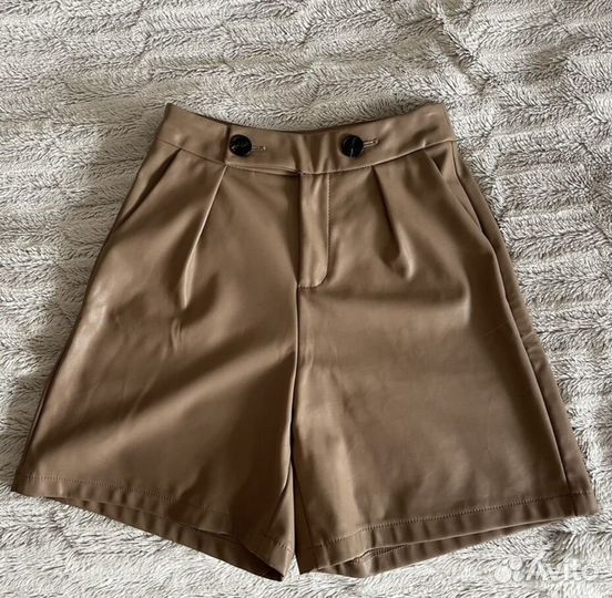 Кожаные бермуды