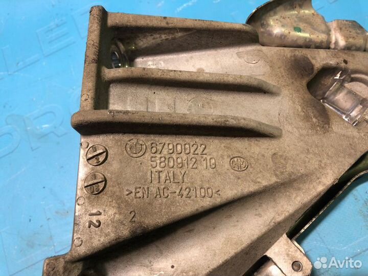 Кронштейн двигателя правый Bmw X5 E70 N57 2012