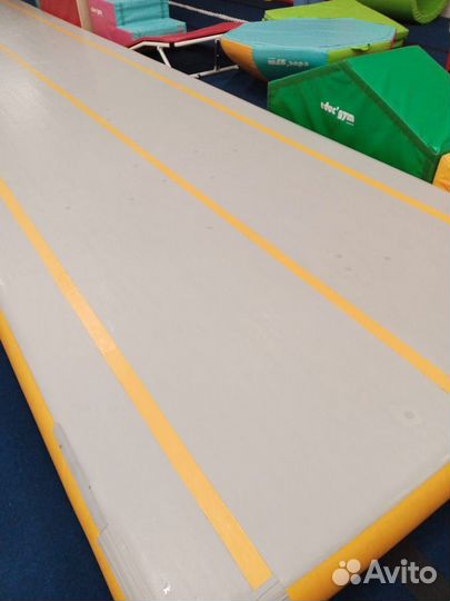 Ремонт надувных акробатических дорожек