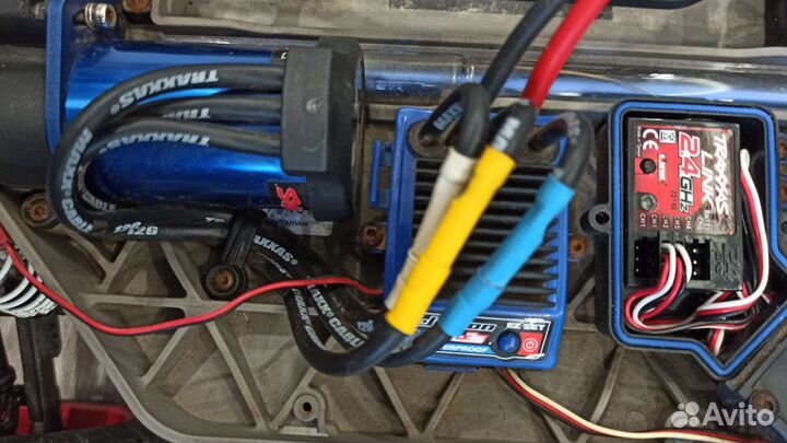 Машина на радиоуправлении 1 10