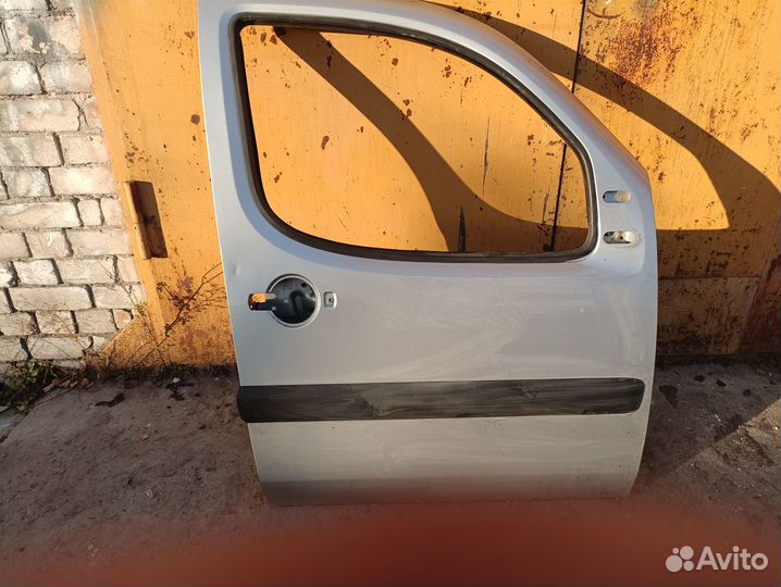 Дверь передняя правая Fiat Doblo