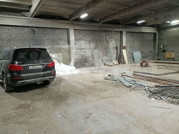 Гараж, > 30 м²