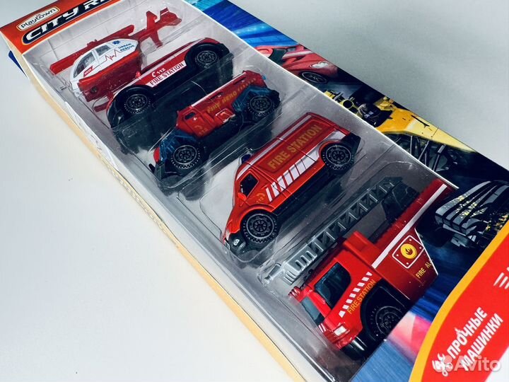 Набор игрушечных машинок новый