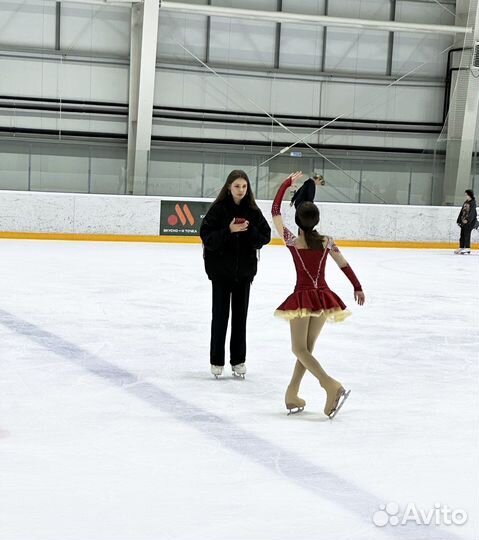 Тренер по фигурному катанию