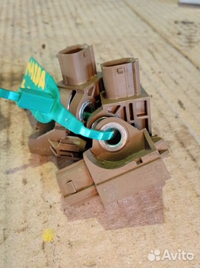 Датчик AIR BAG Mazda 6GG 1.8