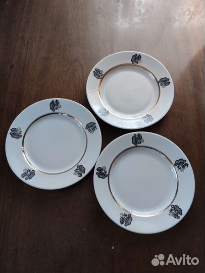 Часть столового сервиза Дулево
