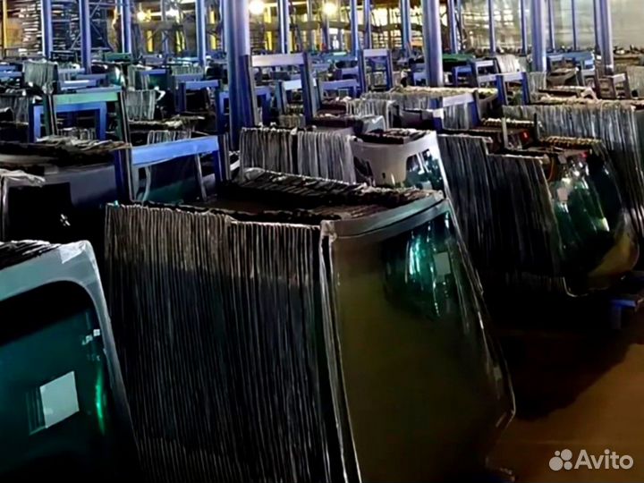 Стекло левое дверное нижнее Doosan