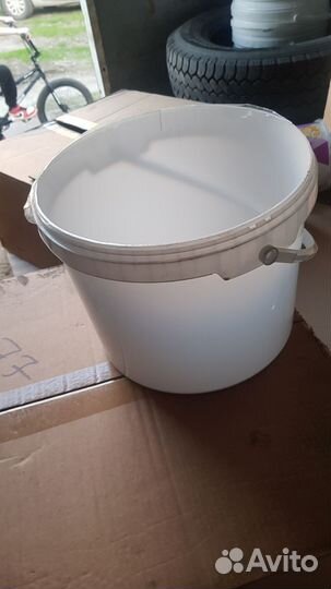 Ведро пластиковое с крышкой 10л