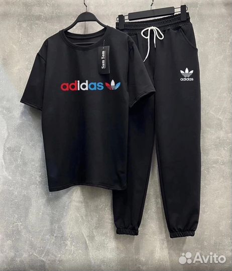 Костюм женский спортивный