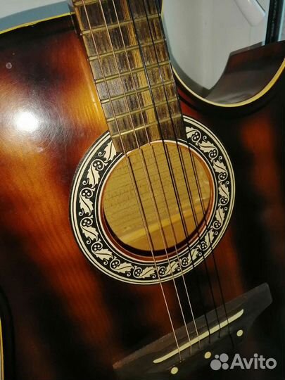 Акустическая гитара