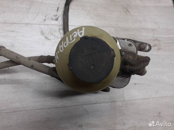 Насос гидроусилителя Opel Astra H/Zafira B TRW