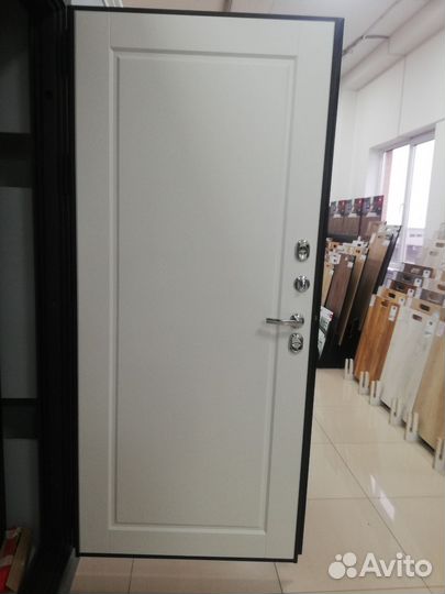 Дверь входная металлическая с терморазрывом