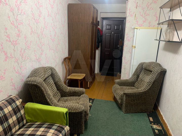 Комната 14 м² в 5-к., 4/4 эт.