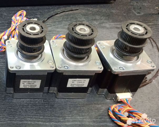 Шаговый двигатель