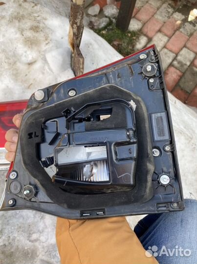 Фонарь задний внутренние land cruiser 200