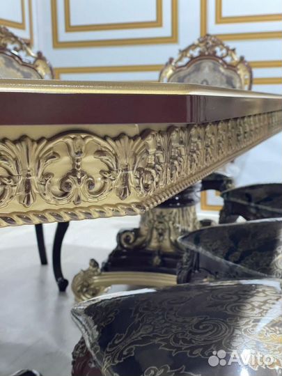 Стол и стулья новые