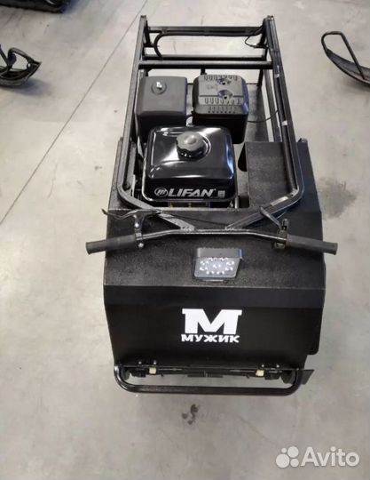 Мотобуксировщик Мужик М500 20лс стандарт Витринный