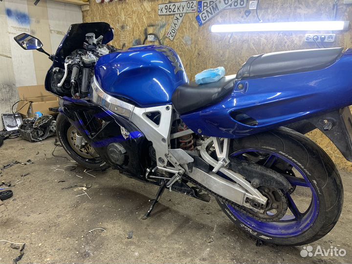 Honda cbr 900rr