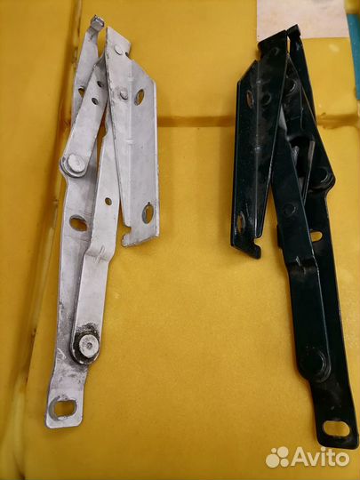 Петли капота на Мерседес Вито 638