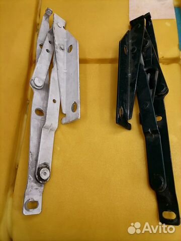 Петли капота на Мерседес Вито 638