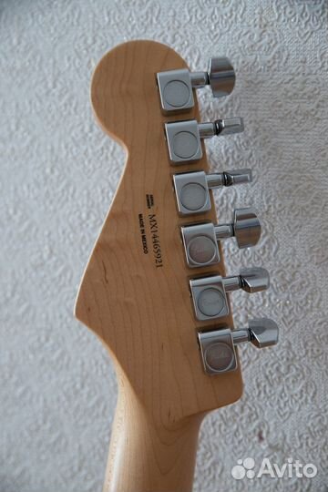 Электрогитара Fender Standard Stratocaster