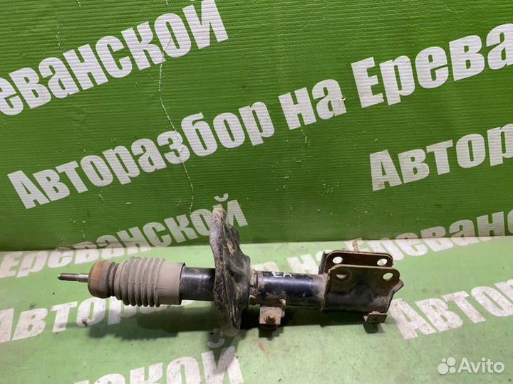 Стойка подвески передняя правая Mitsubishi Galant