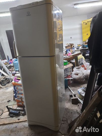 Холодильник бу индезит