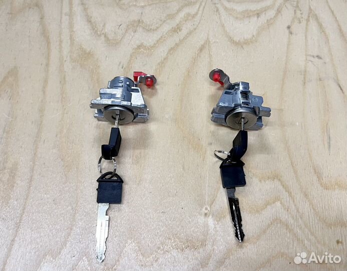 Личинка замка двери Nissan Teana Murano J32 Z51