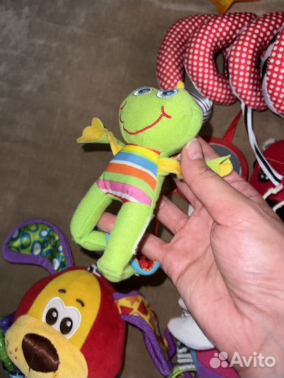 Брендовые развивающие игрушки для малыша пакетом