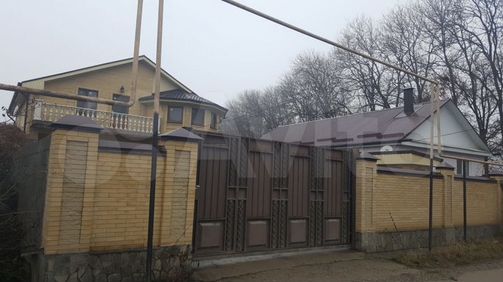 Дом 270 м² на участке 7,5 сот.