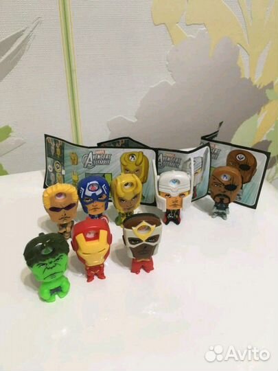 Игрушки от Киндер сюрприз Тачки Ниндзя Мопсы Марве