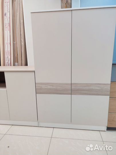 Стенка в гостиную новая