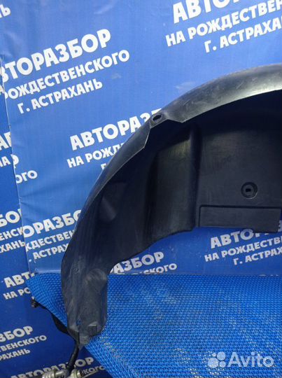 Подкрылок Renault Fluence 1 седан 2010