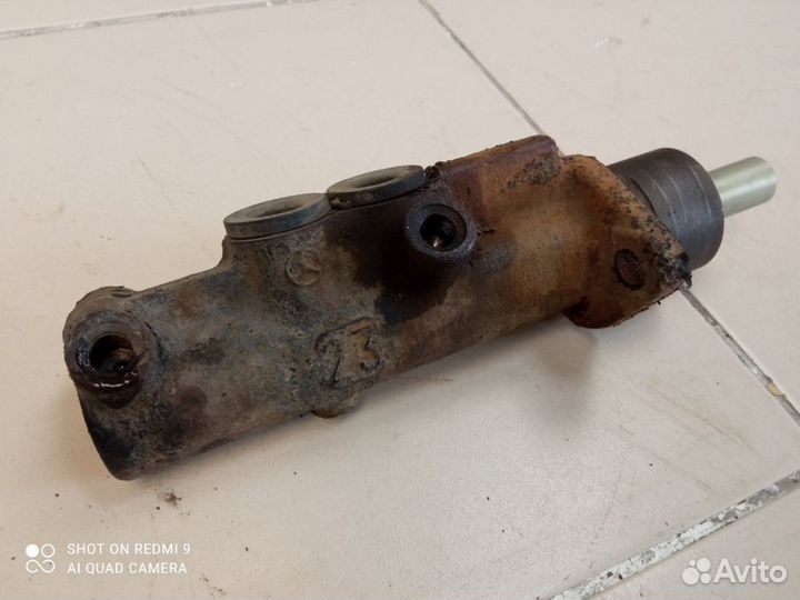 Главный тормозной цилиндр Mercedes Benz w638