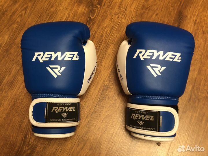 Боксерские перчатки