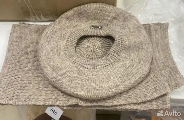 Беретка женская с шарфом весна - осень