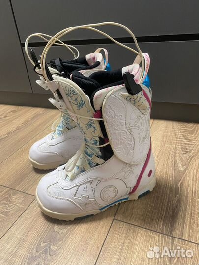 Сноубордические ботинки женские