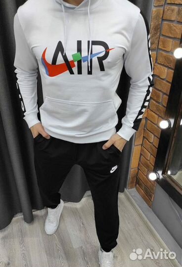 Спортивные костюмы Nike