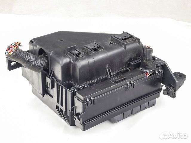 Блок предохранителей Mitsubishi Outlander