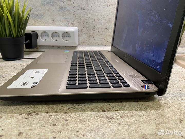 Игровой ноутбук asus 2 видеокарты/4 ядра