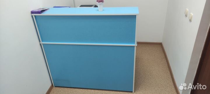 Стойка ресепшн