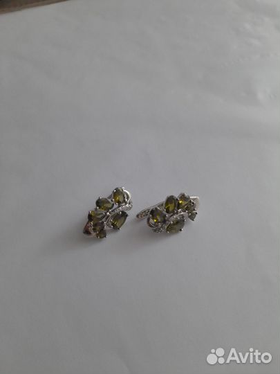 Серьги бижутерия с хризолитом